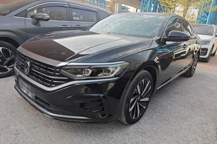 Used Volkswagen Passat 2023 Facelift 330TSI Prestige Edition