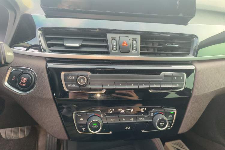 Used BMW X1 2020 sDrive25Li Leading Model Audio And AC Panel