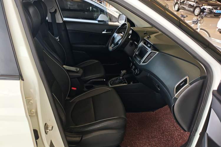 Used Hyundai ix25 2015 1.6L Automatic Two-Wheel Drive Smart GLS Trim Right Front Seat