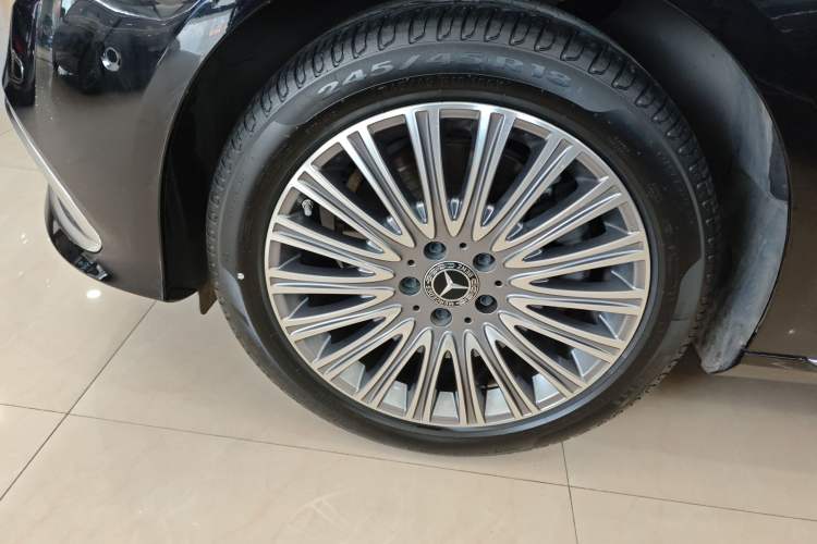 Used Mercedes-Benz E-Class 2023 Updated E 300 L Fashion Edition
