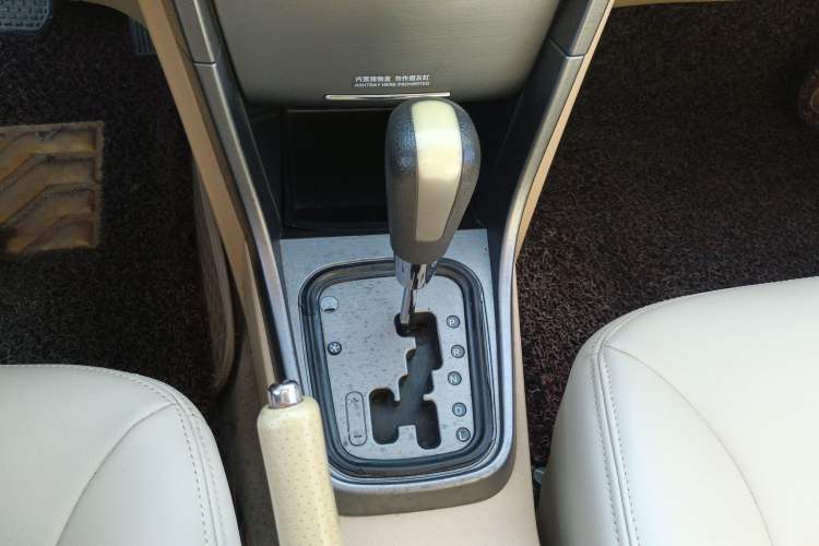 Used Chery Tiggo 2012 Elite Edition 1.6L CVT Comfort DVVT Model Gear Lever