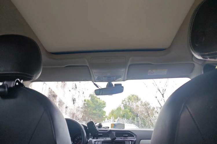 Used Volkswagen Tiguan L 2017 330TSI Automatic Two-Wheel Drive Flagship Edition Headliner