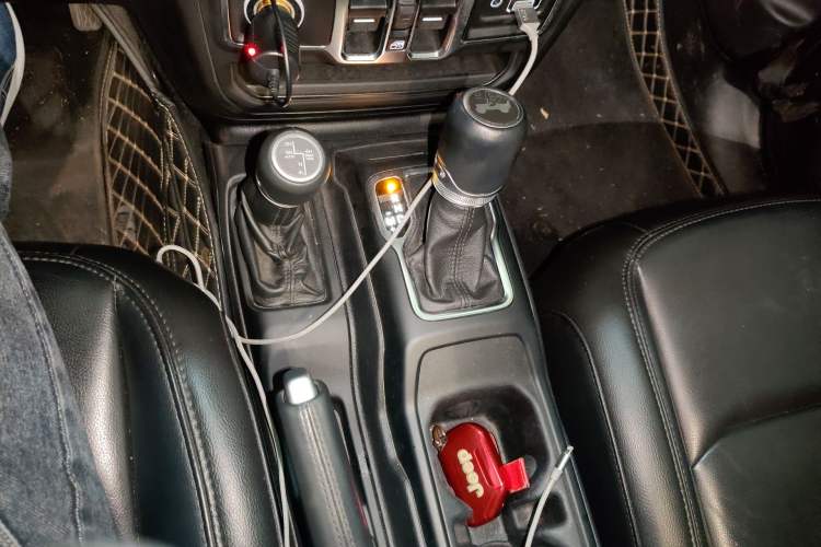 Used Jeep Wrangler 2022 2.0T High Altitude Four-Door Edition Gear Lever