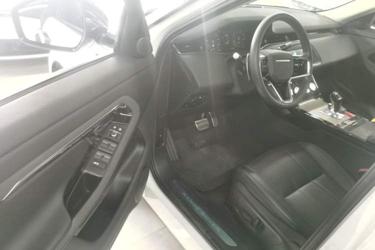 Used Land Rover Range Evoque 2021 Range Rover Velar 249 PS R-Dynamic S Performance Edition Driver Seat