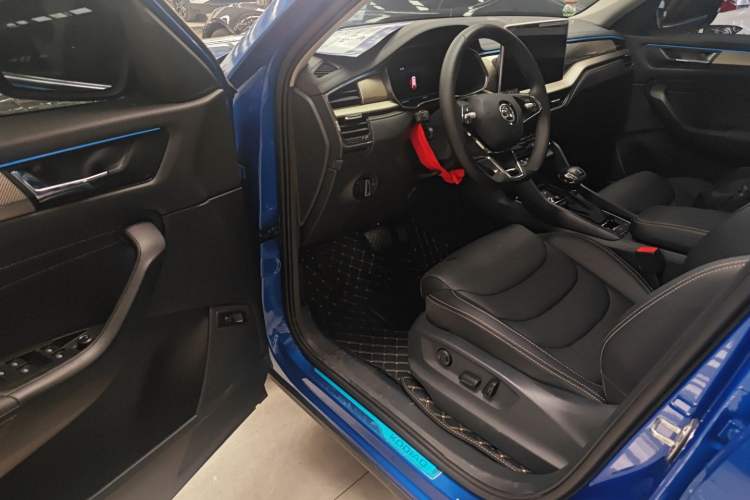 Used Skoda Kodiaq 2022 TSI330 5-Seater Two-Wheel-Drive Luxury Edition
