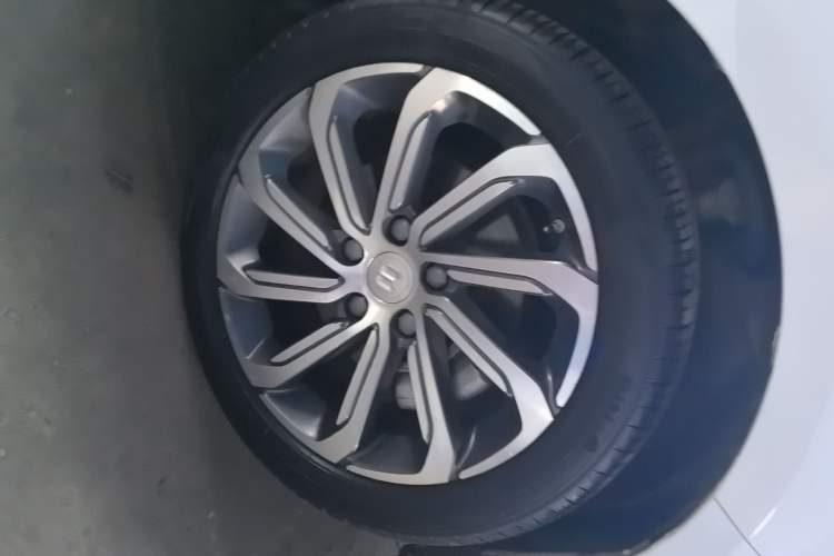 Used Geely Auto Emgrand GL 2021 UP 1.4T CVT Luxury Edition Left Front Wheel Hub