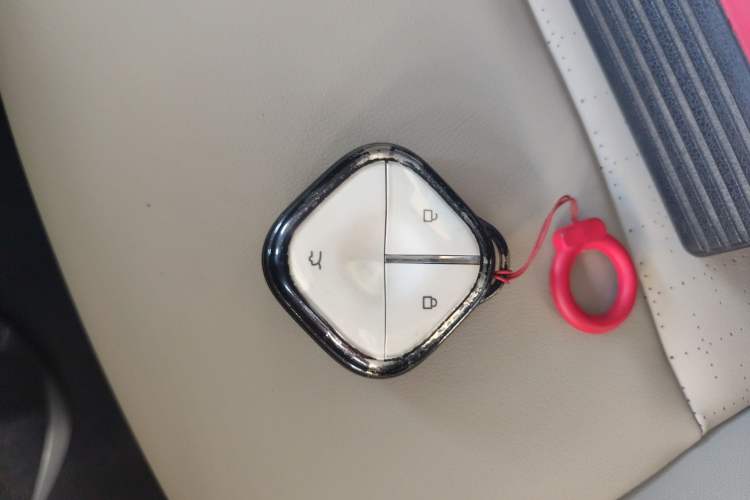 Used Wuling Bingo PLUS 2024 330 km Range Five-Seater Version
