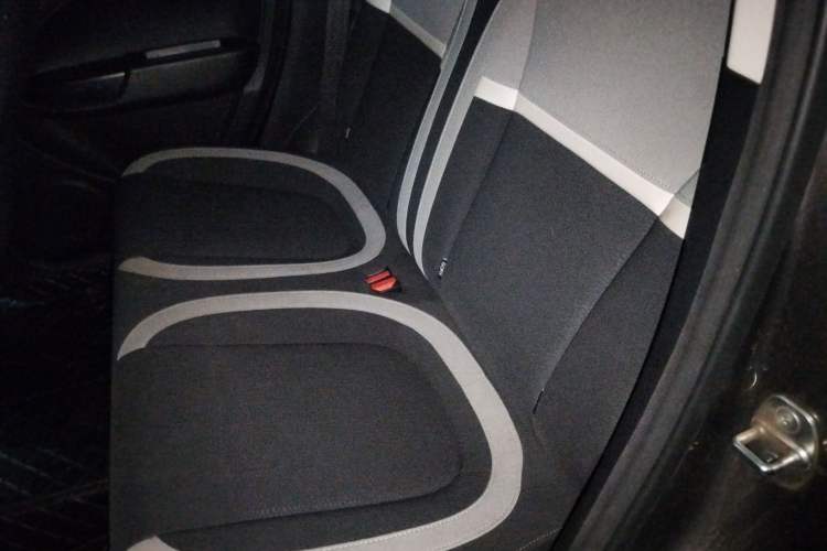 Used ORA White Cat 2020 305 km Luxury Version Interior 4