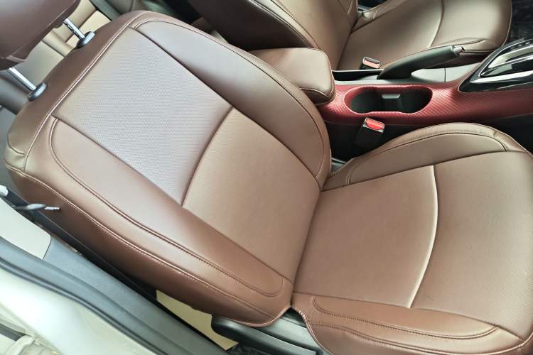 Used Nissan Lannia 2016 1.6L CVT Cool Edition Right Front Seat