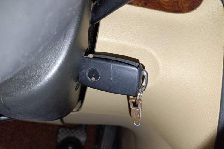 Used Volkswagen Touran 2011 1.4T DSG ZhiZhen Edition 5 Seats Vehicle Key