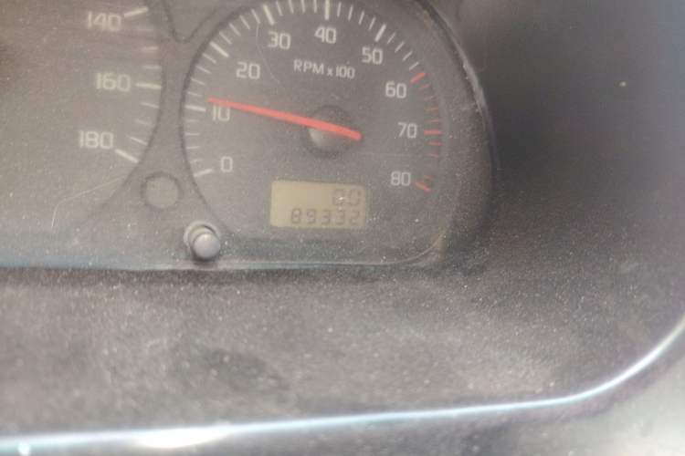 Used Jinbei Hiace 2018 2.0L Fifth-Generation Box Truck Standard Roof 2 Seats 4G19
