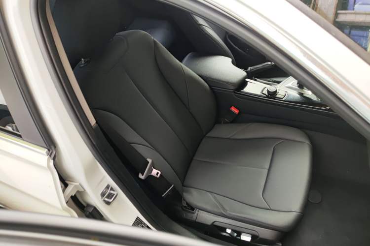 Used BMW 3 Series 2017 320Li Fashion Model
