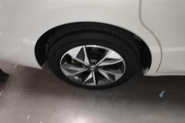 Used GAC Trumpchi M6 2023 PRO 270T DCT Luxury Edition Right Rear Wheel Hub