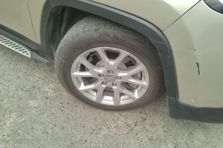 Used Jeep Cherokee 2016 2.4L Leading Edition Right Front Wheel Hub