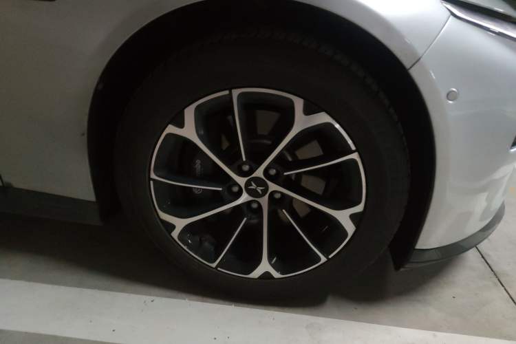 Used XPeng P7 2021 480N Right Front Wheel Hub