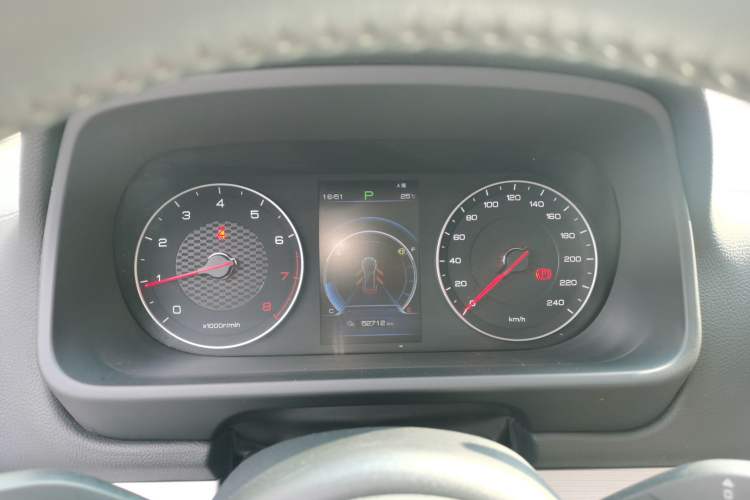 Used BYD Tang 2018 2.0T Automatic Smart Connect Prestige 7-Seater China V Standard Instrument Cluster