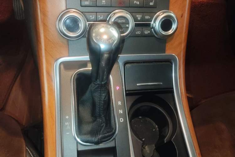 Used Land Rover Range Sport 2010 5.0 SC V8 HSE Gear Lever