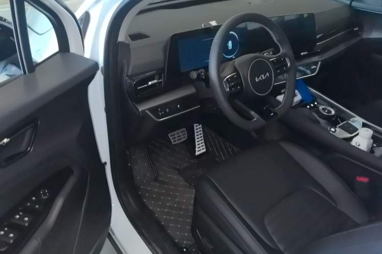 Used Kia Sportage (Chinese Domestic Model) 2025 2.0T Two-Wheel-Drive Prestige Edition
