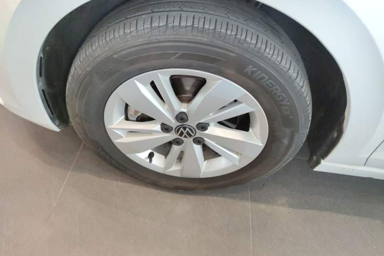 Used Volkswagen Polo 2023 Plus 1.5L Automatic Panoramic Enjoyment Edition Left Front Wheel Hub
