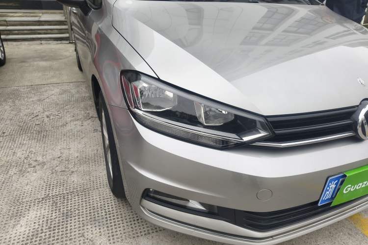 Used Volkswagen Touran 2016 Volkswagen Touran L 280TSI Manual Comfort Edition
