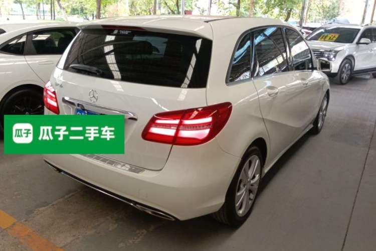 Used Mercedes-Benz B-Class 2015 B 200 Fashion Model Rear Right 45 Deg