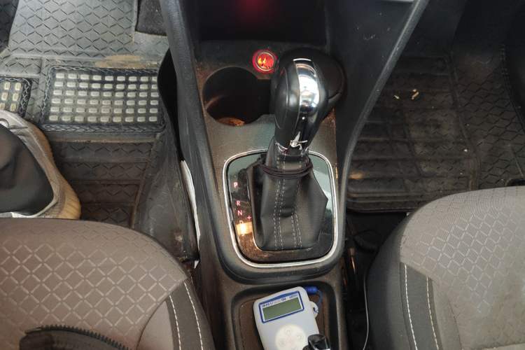 Used Volkswagen Polo 2014 1.6L Cross Polo Automatic Gear Lever