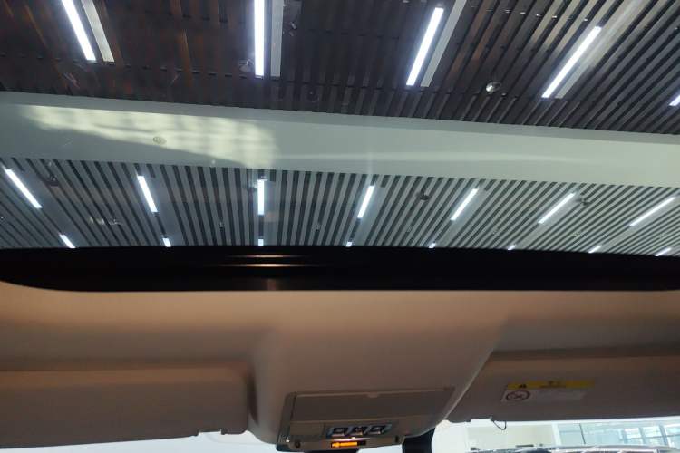 Used Land Rover Discovery 2020 3.0 SC V6 SE
