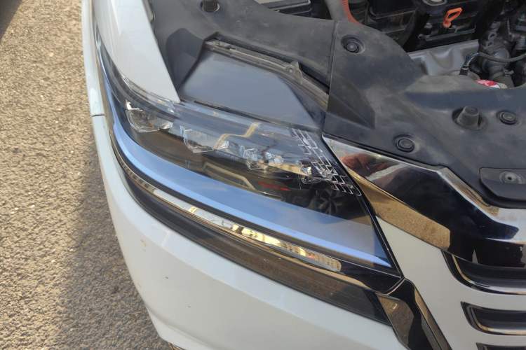 Used Honda Elysion 2019 2.0L Hybrid Luxury Edition Right Front Headlight