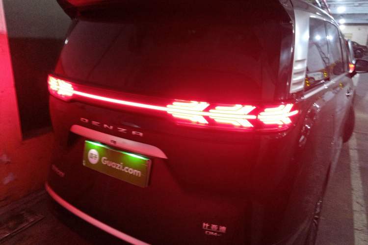 Used Denza D9 2024 DM-i 970 Luxury Model
