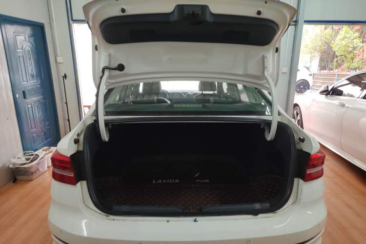 Used Volkswagen Lavida 2019 1.5L Automatic Comfort Edition China VI Standard
