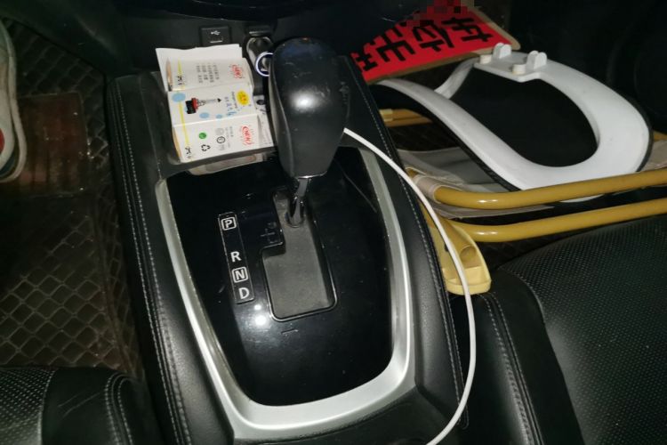 Used Nissan X-Trail 2014 2.0L CVT Comfort Edition 2WD Gear Lever