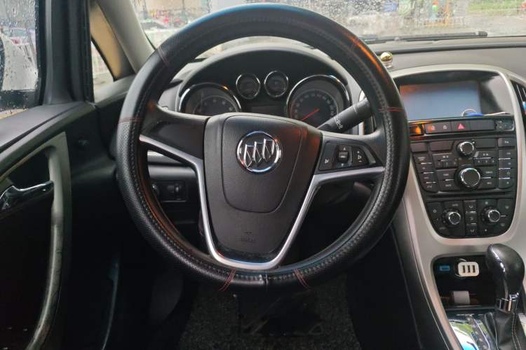 Used Buick GT 2014 XT 1.6L Automatic Fashion Edition Steering Wheel