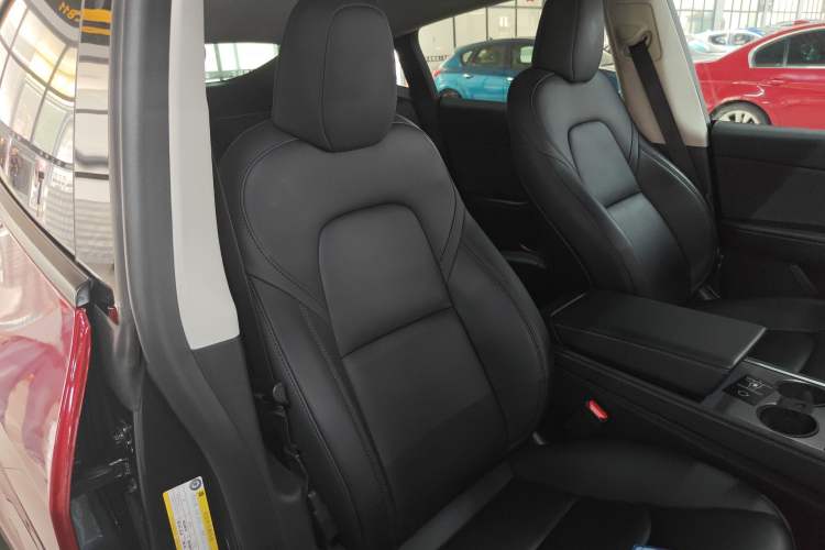 Used Tesla Model Y 2024 Rear-Wheel-Drive Version Right Front Seat