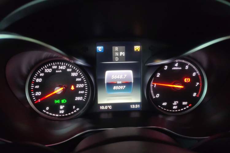 Used Mercedes-Benz GLC 2018 GLC 260 4MATIC Luxury Model
