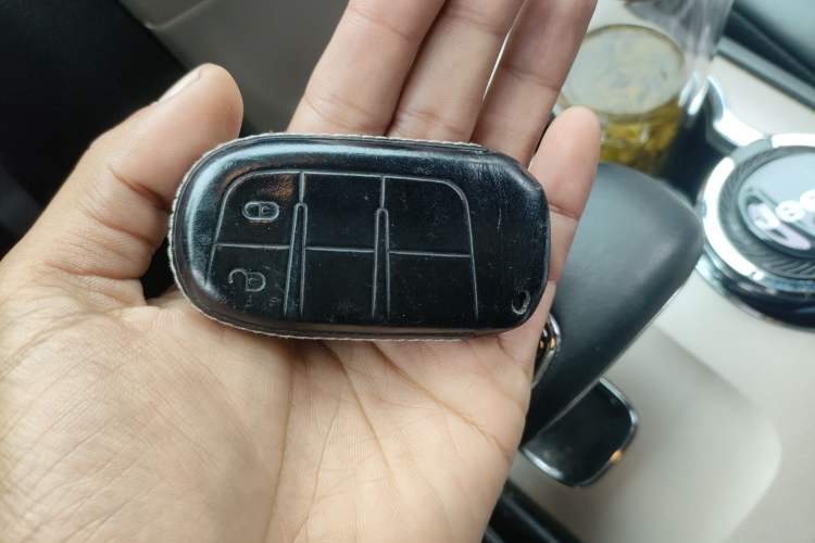 Used Jeep Grand Cherokee 2014 3.6L Elite Navigation Edition Vehicle Key