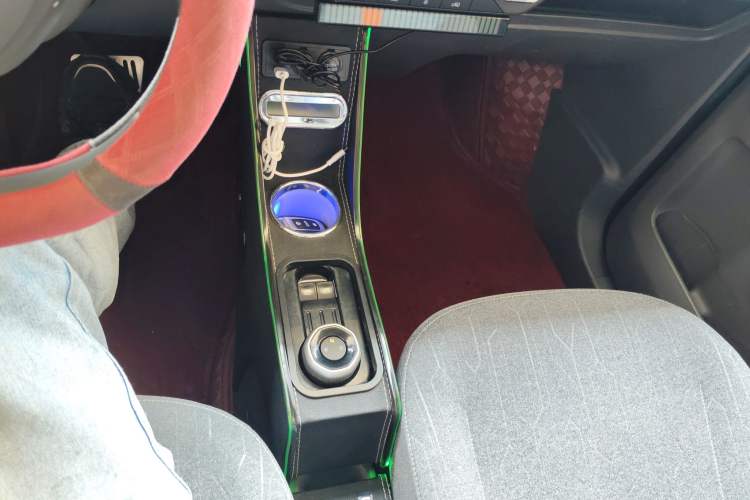 Used Geely Galaxy Panda 2023 Panda Mini 200km Dynamic Bear Gear Lever