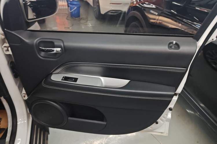 Used Jeep Compass 2014 2.0L two-wheel drive luxury version