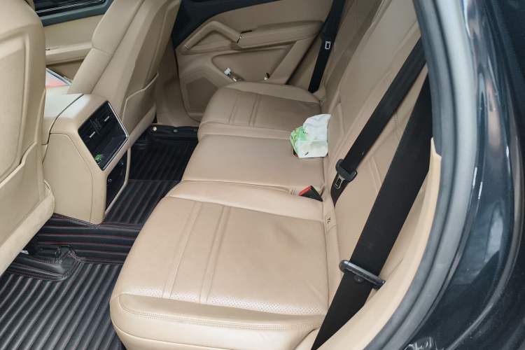 Used Porsche Cayenne 2018 Cayenne 3.0T Left Rear Seat