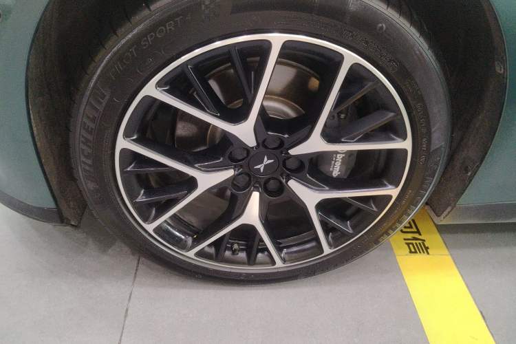 Used XPeng P7 2023 P7i 610 Pengyi Performance Edition
