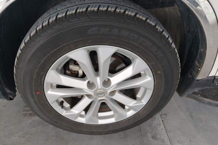 Used Nissan X-Trail 2015 2.0L CVT Comfort MAX Edition 2WD
