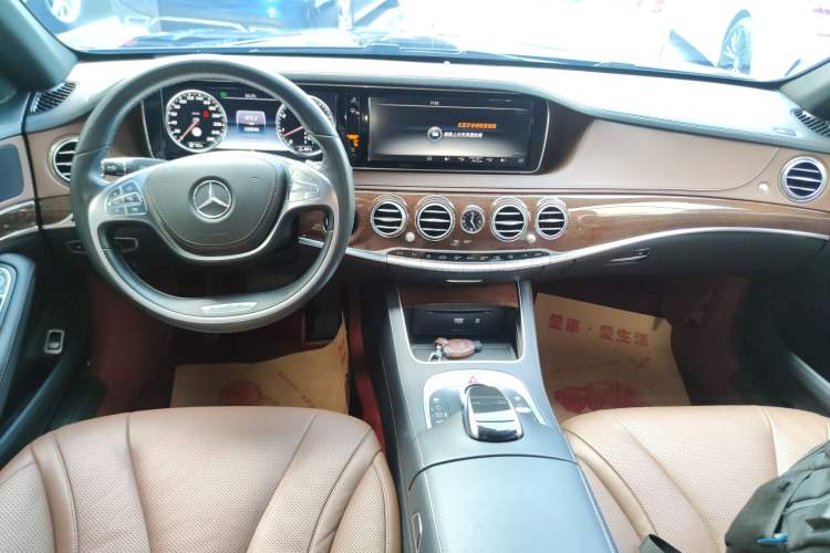 Used Mercedes-Benz S-Class 2014 S 320 L Business Model Center Console