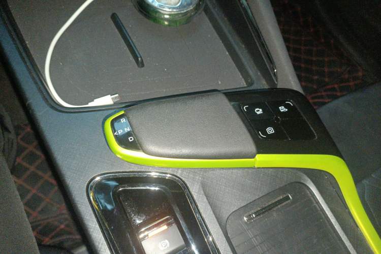 Used CHANGAN UNI-T 2022 1.5T Prestige Version Gear Lever