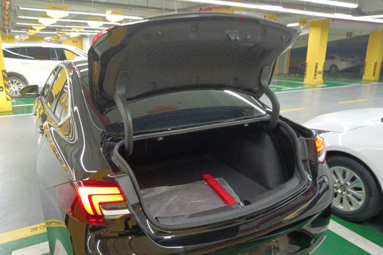 Used Buick Regal 2022 552T Smart Edition Trunk