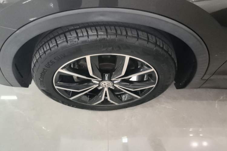 Used Volkswagen Tiguan L 2019 330TSI Automatic Two-Wheel Drive Smart Luxury Version China V Emission Standard