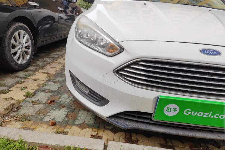 Used Ford Focus 2015 Sedan 1.6L Manual Comfort Model
