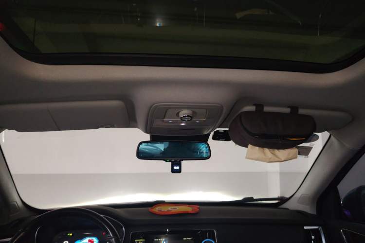 Used Roewe RX5 New Energy 2017 eRX5 50T Hybrid Connected Prestige Flagship Edition
