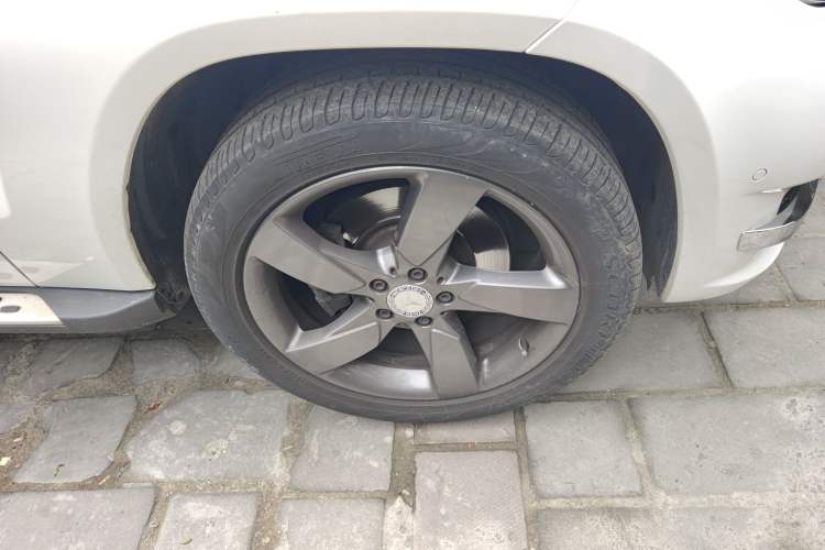 Used Mercedes-Benz GLK-Class 2013 GLK 300 4MATIC Dynamic Sunroof Model