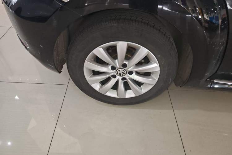 Used Volkswagen Beetle 2015 180TSI model
