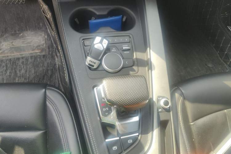 Used Audi A4L 2017 40 TFSI Ambition Edition