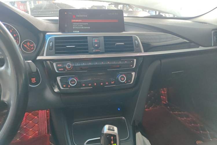 Used BMW 3 Series 2019 320Li Fashion Model Audio And AC Panel